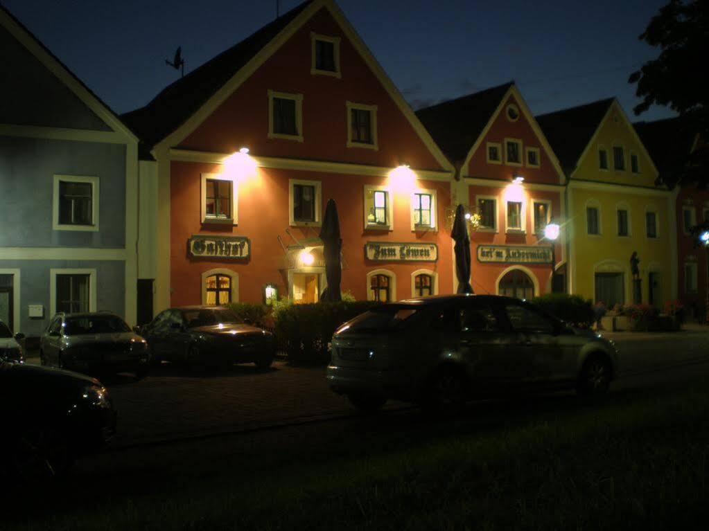 Hotel Gasthof Zum Loewen Velburg Exterior foto